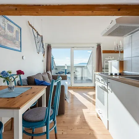 Atemberaubendes Direkt Am Mit Privatem Balkon, Grill, Meerblick Apartmán *