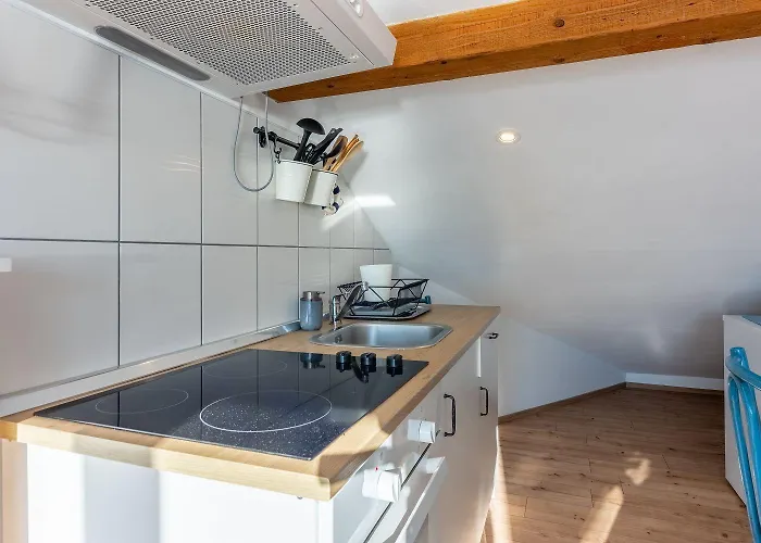 Atemberaubendes Direkt Am Mit Privatem Balkon, Grill, Meerblick Appartamento