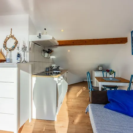 Atemberaubendes Direkt Am Mit Privatem Balkon, Grill, Meerblick * Novi Vinodolski